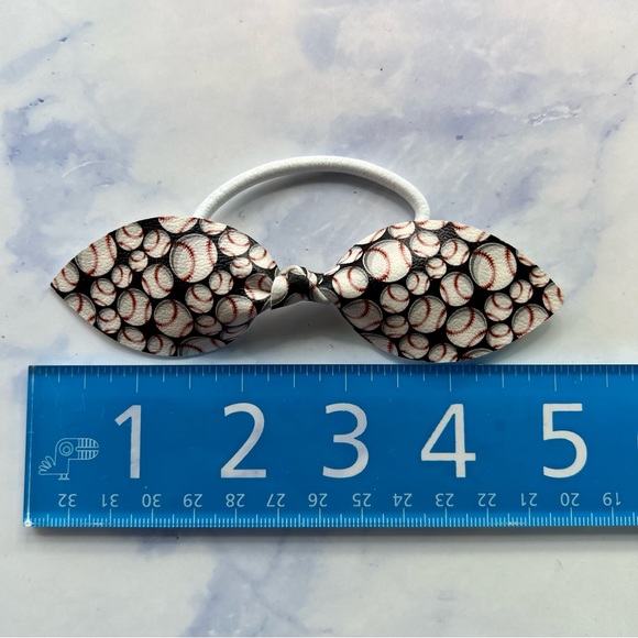 ⚾️🧢Baseball ponytail bow, lightweight, vegan, handmade. - Picture 2 of 2